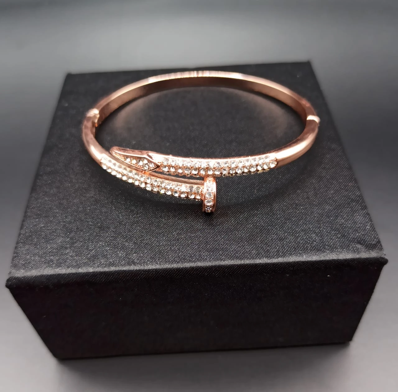 Rose Aura Bracelet
